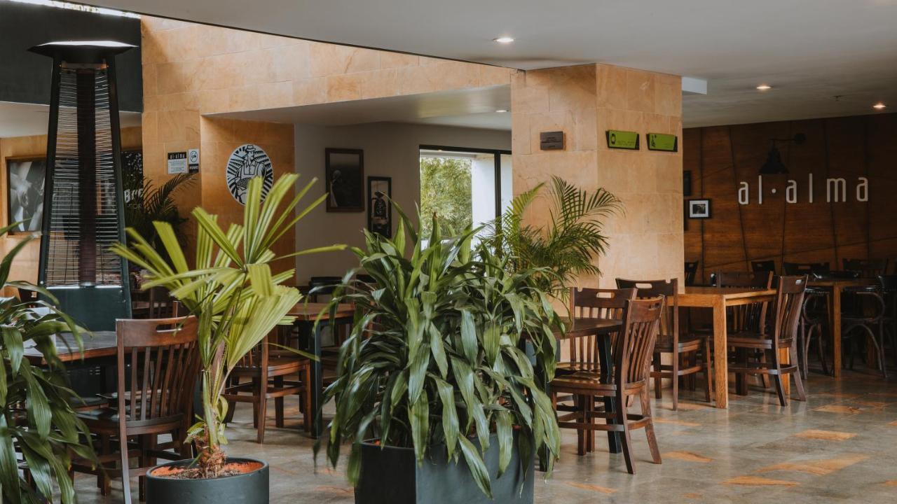 Travelers Rio Verde Living Suites Rionegro Kültér fotó